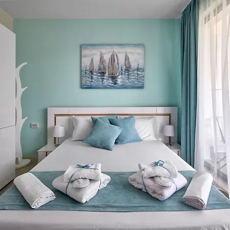 Sea Sunrise Apartment *